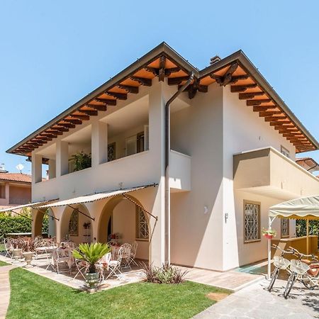 Villa Diletta B&B Forte dei Marmi Exteriör bild